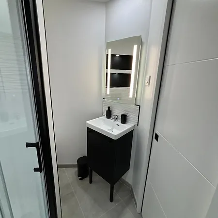 Apartment Welcome To The Black And White